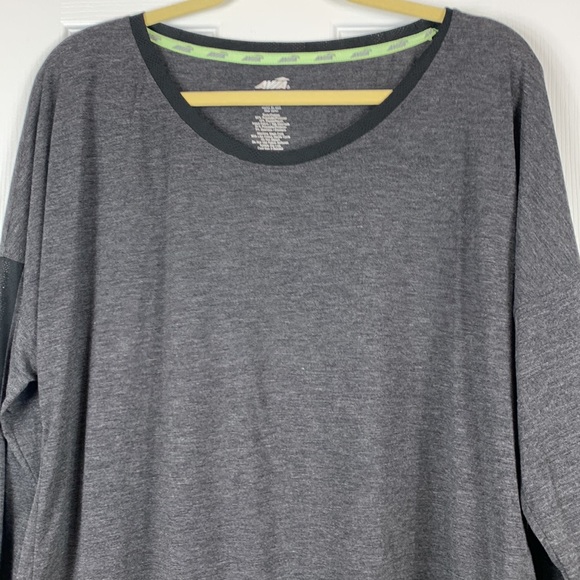 Avia dark grey long sleeved athletic top size XXL. Mesh striped down sleeve - Picture 2 of 5